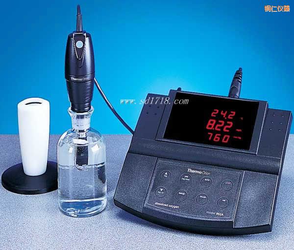 �~�������x